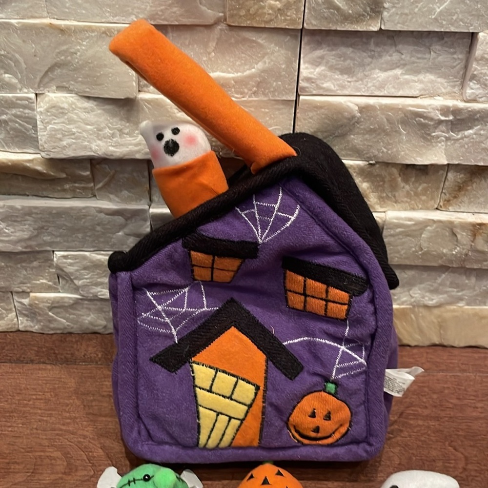 Halloween Plush House with Finger Puppet Characters - Picture 2 of 7